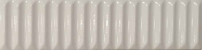 Emser Triveni 2" X 8" Glossy Blade Geyser